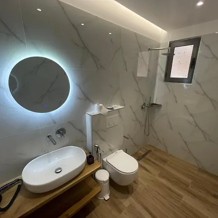 Hotell Kozi Sarandë